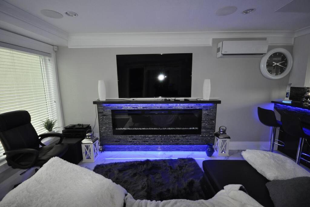 Appartamento Beautiful Bright 3 Bed Townhouse Vancouver Esterno foto