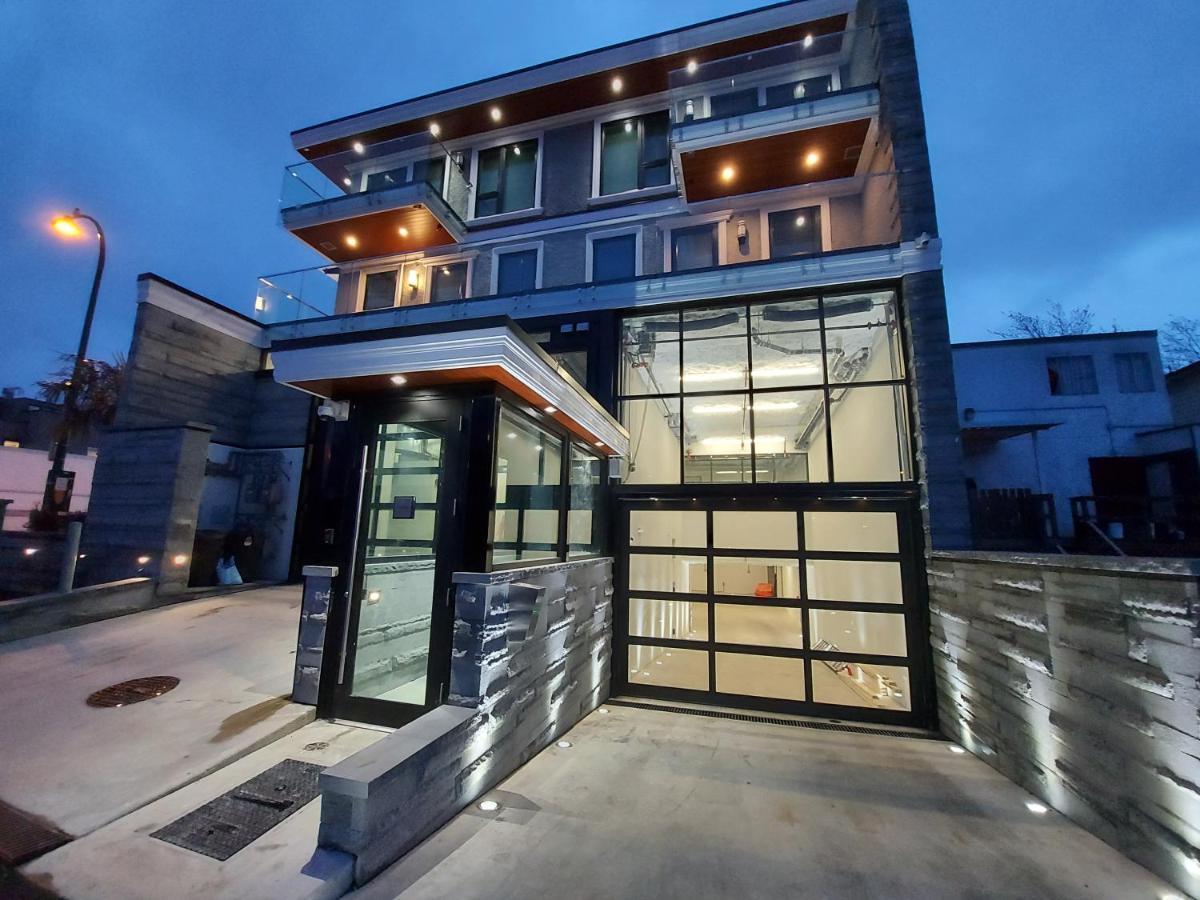 Appartamento Beautiful Bright 3 Bed Townhouse Vancouver Esterno foto