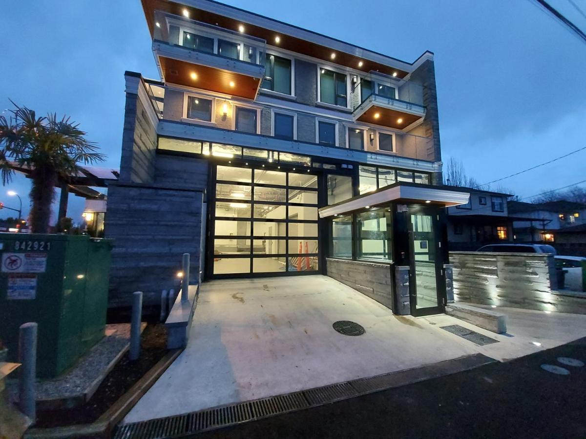 Appartamento Beautiful Bright 3 Bed Townhouse Vancouver Esterno foto