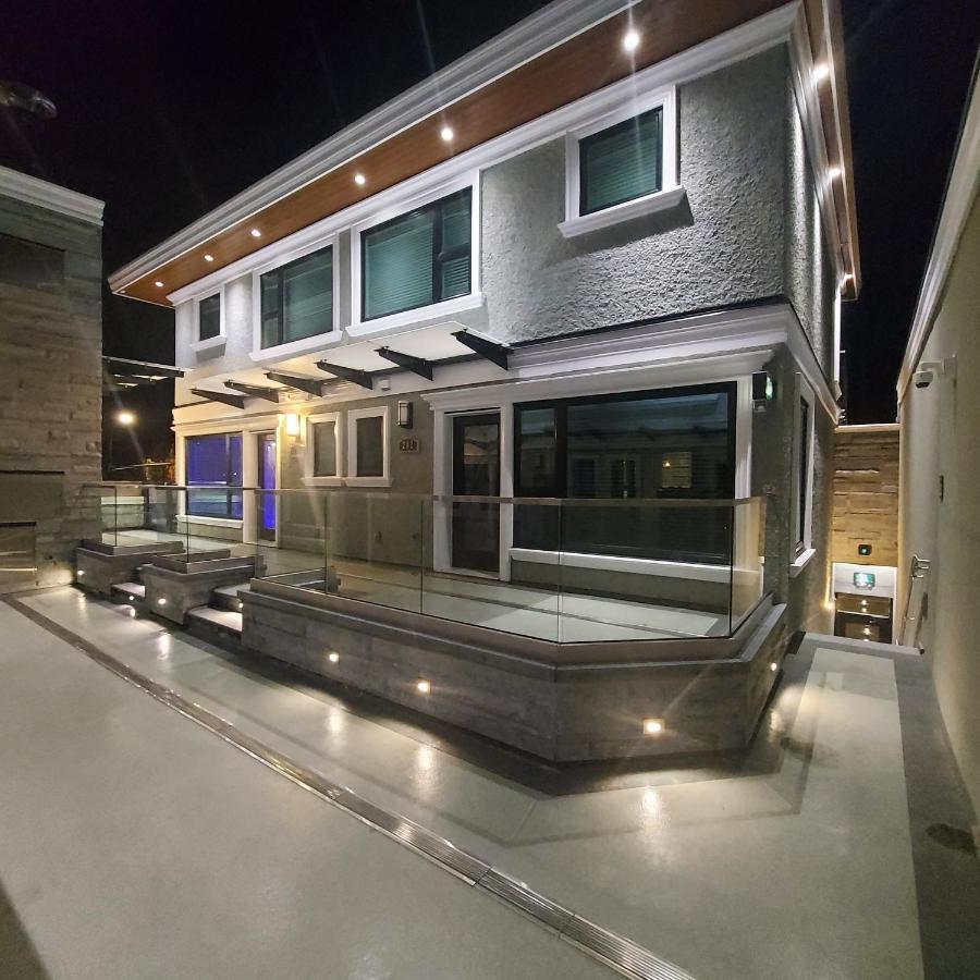 Appartamento Beautiful Bright 3 Bed Townhouse Vancouver Esterno foto