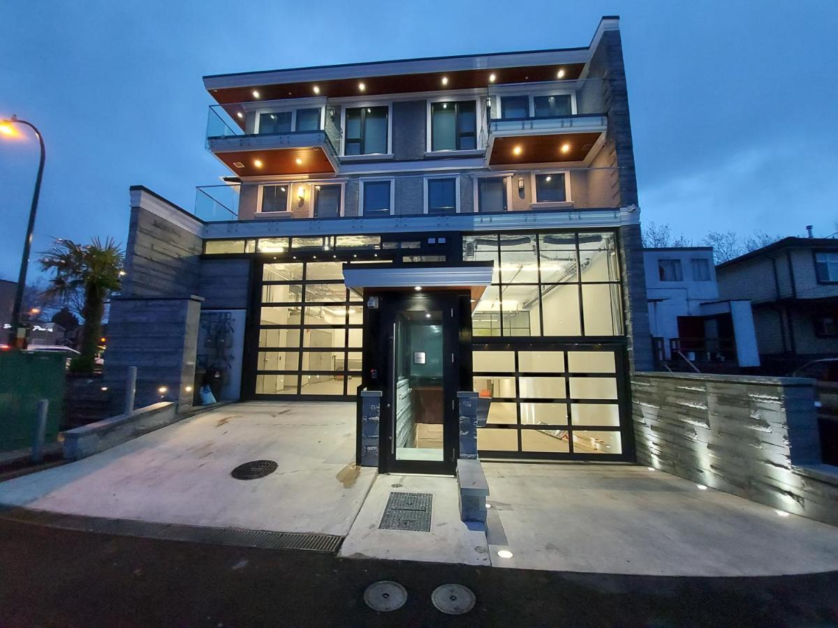 Appartamento Beautiful Bright 3 Bed Townhouse Vancouver Esterno foto