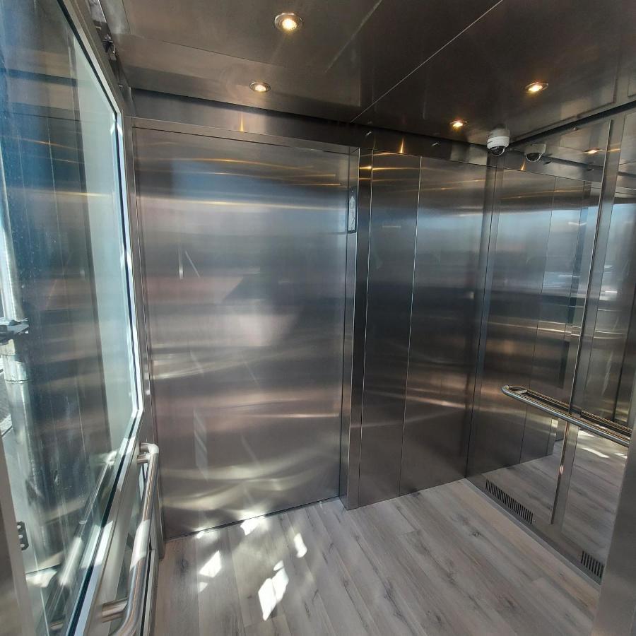 Appartamento Beautiful Bright 3 Bed Townhouse Vancouver Esterno foto