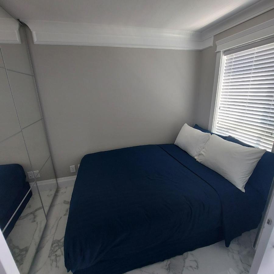 Appartamento Beautiful Bright 3 Bed Townhouse Vancouver Esterno foto